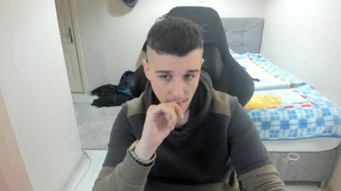 Snapshot of ulxer chatting on January 2025 09:05:01 PM hi im mike tyson - online show from January 2025 09:05:01 PM