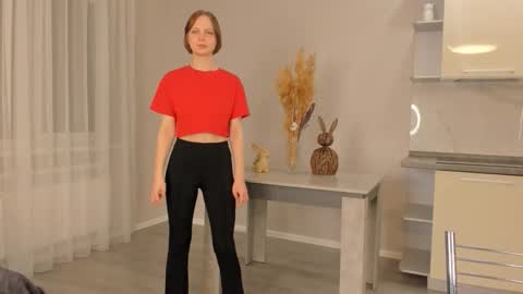 Kira online show from November 2025 03:23:02 PM