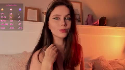 Una  online show from November 2025 07:30:02 PM