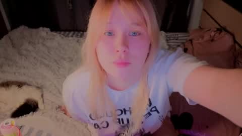 Snapshot of unburntkatniss chatting on May 2026 05:31:01 PM unburntkatniss online show from May 2026 05:31:01 PM