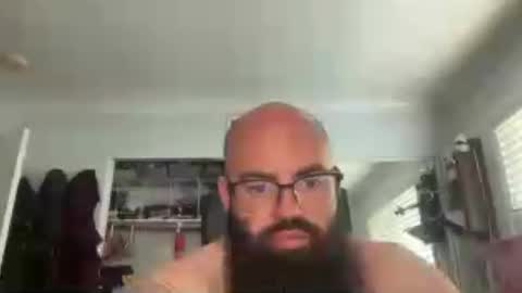 Snapshot of uncutbeard129840 chatting on June 2026 01:24:02 PM uncutbeard129840 online show from June 2026 01:24:02 PM