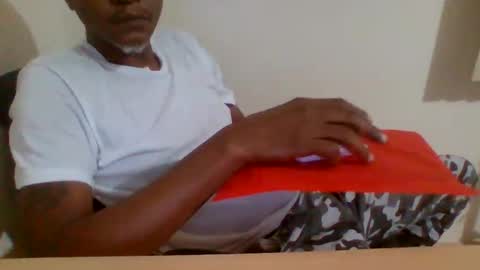 Snapshot of undrcvrlvr chatting on May 2026 10:10:02 AM mrfck4lngr online show from May 2026 10:10:02 AM