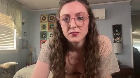 Snapshot of unicornfairy55 chatting on June 2026 03:14:02 PM Lola Moonstone online show from June 2026 03:14:02 PM