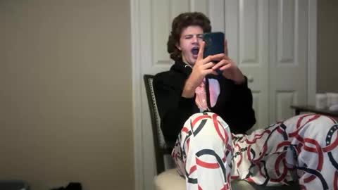 Snapshot of unverifiedbwc chatting on October 2025 12:55:01 PM Stepbro online show from October 2025 12:55:01 PM