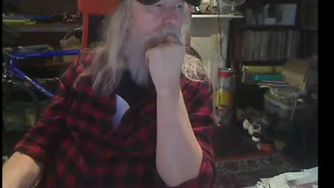 Snapshot of updownunder chatting on August 2026 07:00:01 AM Freddie online show from August 2026 07:00:01 AM