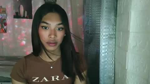 ur_dazzlingmorenaxx online show from December 2025 03:00:02 AM