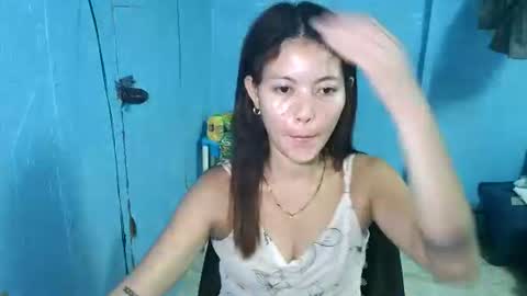 Snapshot of urasian_leamae chatting on November 2025 01:19:01 AM Your Angel online show from November 2025 01:19:01 AM