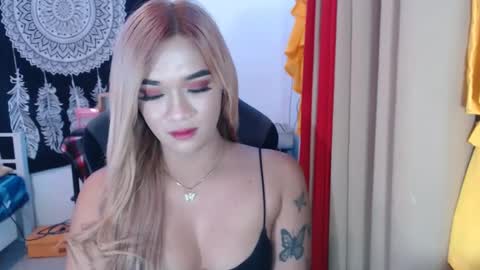 Snapshot of urasiandreamgirlxxx chatting on December 2024 09:39:02 AM jess online show from December 2024 09:39:02 AM