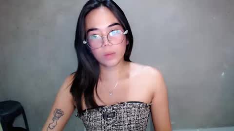 Snapshot of urbabydollx16 chatting on June 2026 12:49:01 PM urbabydollx16 online show from June 2026 12:49:01 PM