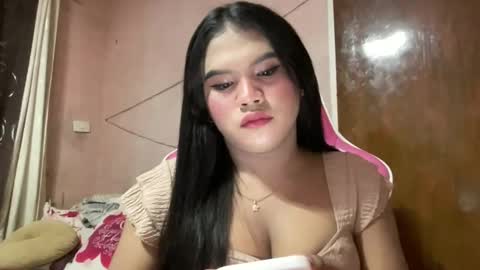 Snapshot of urbabysofia0305 chatting on January 2025 12:00:01 PM Sofia online show from January 2025 12:00:01 PM