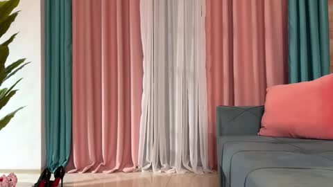 Jenny online show from November 2025 02:15:01 PM