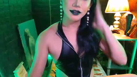 Snapshot of urhardcockqueenxxx chatting on October 2025 08:42:02 PM queen norelle online show from October 2025 08:42:02 PM