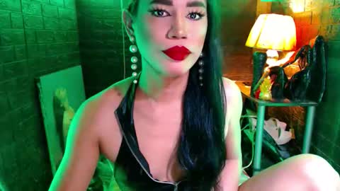Snapshot of urhardcockqueenxxx chatting on April 2026 07:05:02 PM queen norelle online show from April 2026 07:05:02 PM