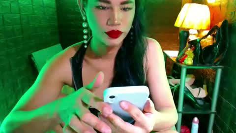 Snapshot of urhardcockqueenxxx chatting on April 2026 05:00:02 PM queen norelle online show from April 2026 05:00:02 PM