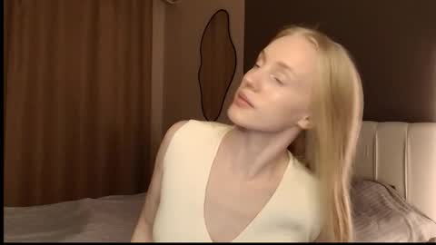 Snapshot of uriyani chatting on May 2026 06:06:01 PM ElizabethLizy online show from May 2026 06:06:01 PM