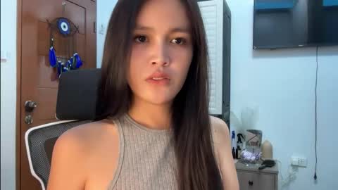 Amira online show from October 2025 02:48:02 AM