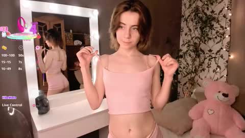 Shayna online show from October 2025 02:50:01 PM