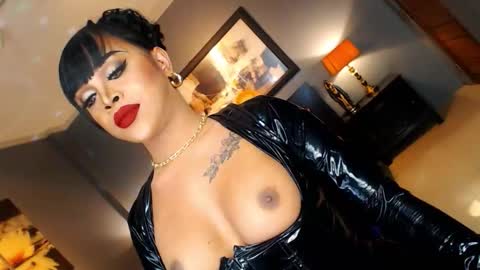 UrMajestyTyra online show from November 2025 01:27:01 AM