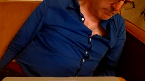 Dutchsoftie online show from October 2025 09:57:01 PM