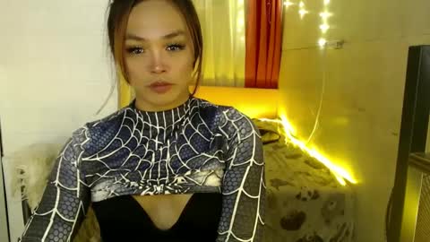 Snapshot of ursexy_debra chatting on December 2024 05:49:02 AM TYRA online show from December 2024 05:49:02 AM