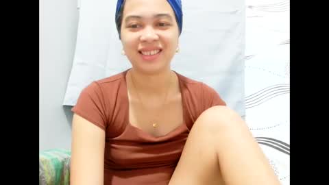 Snapshot of ursexy_pinay_skinny chatting on May 2026 05:24:01 AM im jenny online show from May 2026 05:24:01 AM