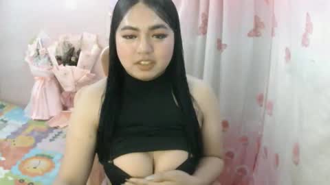 maxie online show from November 2025 07:47:02 AM