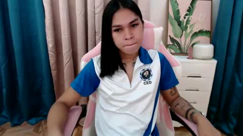 ursweet_zeviixx online show from February 2025 01:11:01 AM