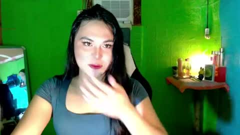 YOURGIRLCAMILLA online show from April 2026 05:43:01 PM
