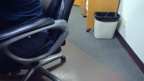 useemie online show from October 2025 10:45:02 PM