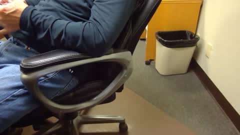 useemie online show from October 2025 06:53:01 PM