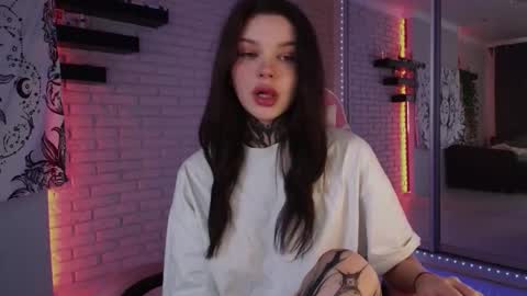 Snapshot of uwu_eva chatting on December 2024 08:58:01 AM Eva online show from December 2024 08:58:01 AM