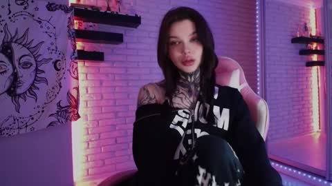 Snapshot of uwu_eva chatting on December 2024 09:50:02 AM Eva online show from December 2024 09:50:02 AM