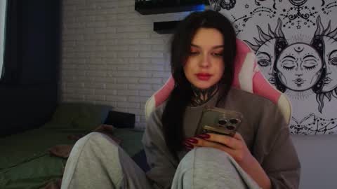 Snapshot of uwu_eva chatting on January 2025 05:11:01 AM Eva online show from January 2025 05:11:01 AM