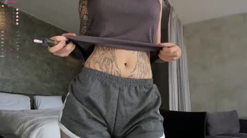 Snapshot of uwu_eva chatting on December 2025 07:14:02 AM Eva online show from December 2025 07:14:02 AM