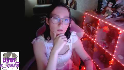 Cara online show from October 2025 02:14:02 PM