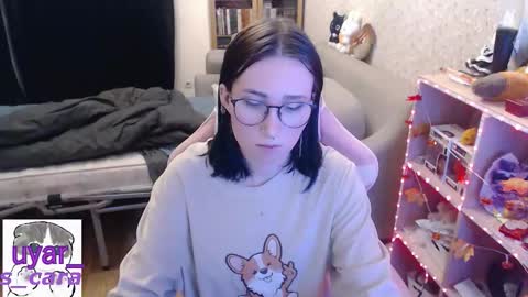 Cara online show from November 2025 04:50:01 PM