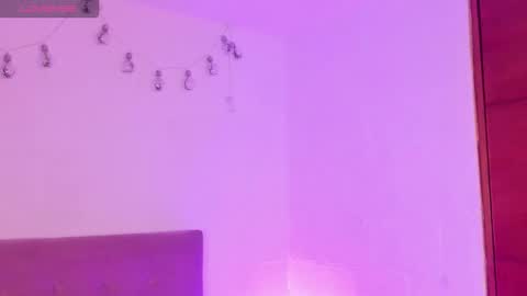 v1cky_ online show from February 2026 12:07:01 AM