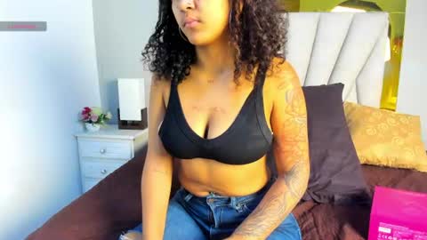 Snapshot of vahiolet_fuentes chatting on August 2026 03:09:01 AM vahioleth online show from August 2026 03:09:01 AM