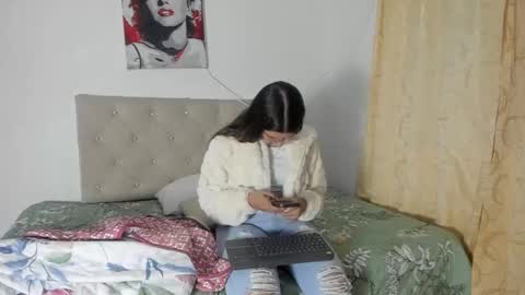 Vahiolet smith online show from September 2025 11:38:02 PM