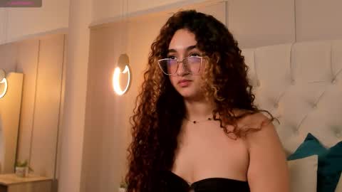 Snapshot of vaiholeth_sofia chatting on September 2025 02:45:01 AM vaiholeth Sofia online show from September 2025 02:45:01 AM