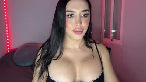 Snapshot of vainilladoll_ chatting on August 2026 03:30:02 AM Daniela online show from August 2026 03:30:02 AM