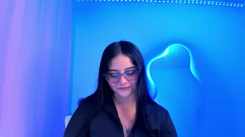 Snapshot of val_ferrer chatting on October 2025 11:13:02 PM Valeria online show from October 2025 11:13:02 PM