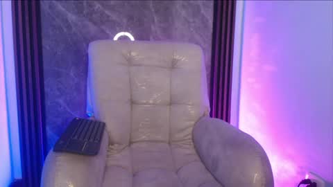 Snapshot of vale_queeny chatting on May 2026 03:01:02 AM vale_queeny online show from May 2026 03:01:02 AM