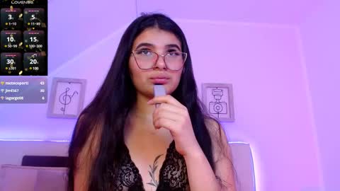 Snapshot of valeery_gomez chatting on March 2025 01:58:01 AM Tifanny online show from March 2025 01:58:01 AM