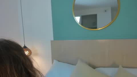 V AL E N online show from January 2026 01:27:01 PM