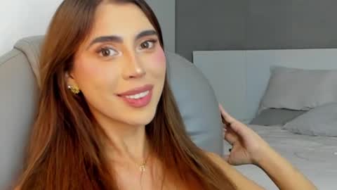 Snapshot of valenjonex chatting on January 2025 08:55:01 PM Angela online show from January 2025 08:55:01 PM