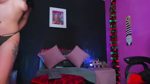 Snapshot of valenmilan chatting on December 2024 03:58:01 AM valentina milan online show from December 2024 03:58:01 AM