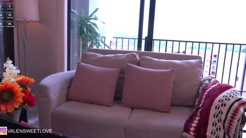 Snapshot of valensweetlove chatting on January 2025 05:26:02 PM Valen online show from January 2025 05:26:02 PM