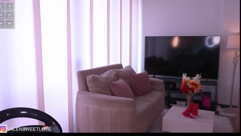 Snapshot of valensweetlove chatting on January 2025 05:27:02 PM Valen online show from January 2025 05:27:02 PM