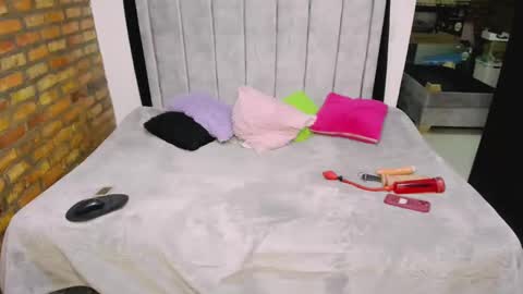 Snapshot of valenthottie chatting on November 2025 11:07:02 PM Valentina online show from November 2025 11:07:02 PM